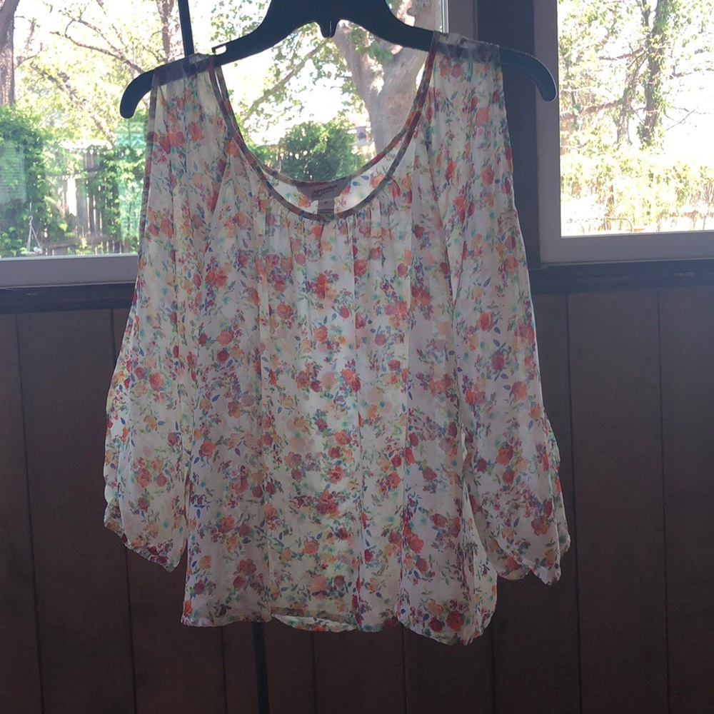 Arizona Jeans Floral Open Shoulder Blouse